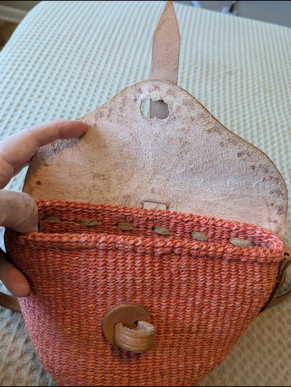 Vintage Straw Crossbody Bag with Brown Leather Flap - Picture 4 of 6